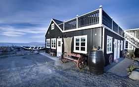 Hlid Fisherman'S Village